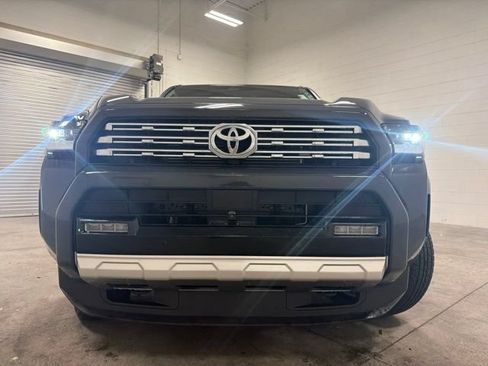Used 2025 Toyota 4Runner Limited AWD/4WD image 9