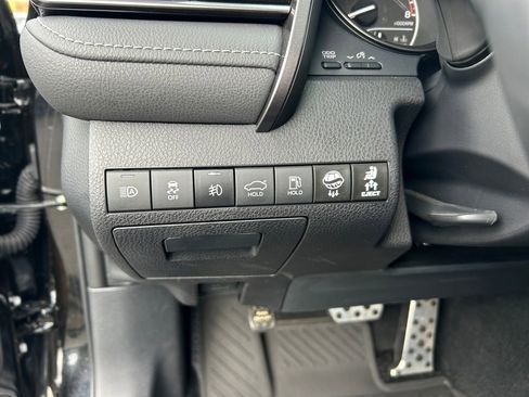 Used 2023 Toyota Camry SE FWD image 19