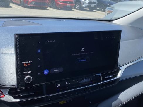 Certified 2026 Toyota Sienna XLE FWD image 8