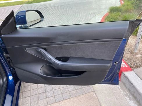 Used 2020 Tesla Model 3 Long Range AWD/4WD image 40