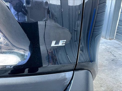 Used 2021 Toyota RAV4 LE FWD image 22