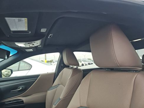 Used 2024 Lexus ES 350 w/ Premium Package image 20