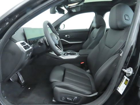 Used 2025 BMW 330i Sedan w/ M Sport Package image 21