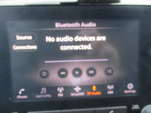 Used 2023 Nissan Titan S image 37