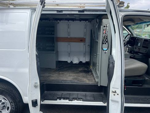 Used 2012 Chevrolet Express 2500 w/ Cold Climate Package RWD image 28