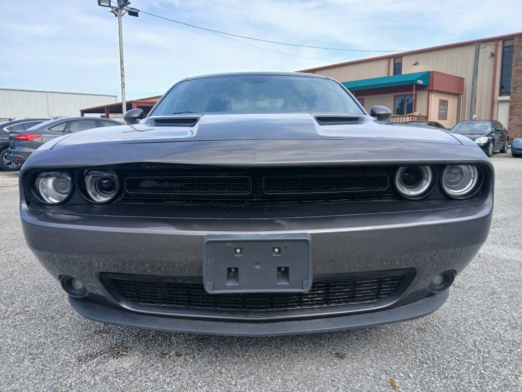 Used 2019 Dodge Challenger SXT w/ Blacktop Package RWD image 2