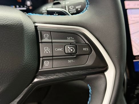 Used 2023 Jeep Grand Cherokee Trailhawk w/ Advanced Protech Group II AWD/4WD image 20
