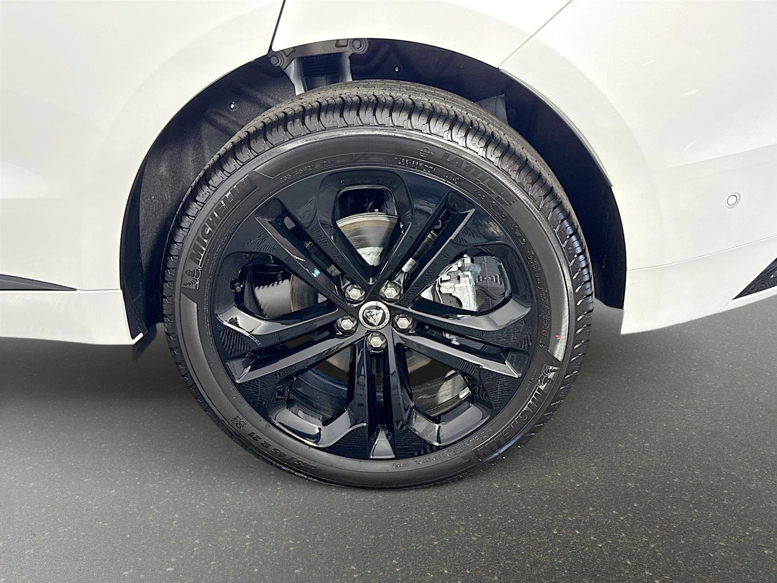 New 2026 Jaguar F-PACE R-Dynamic S AWD/4WD image 33
