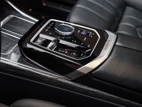 Certified 2023 BMW 760i xDrive w/ Parking Assistance Package image 23