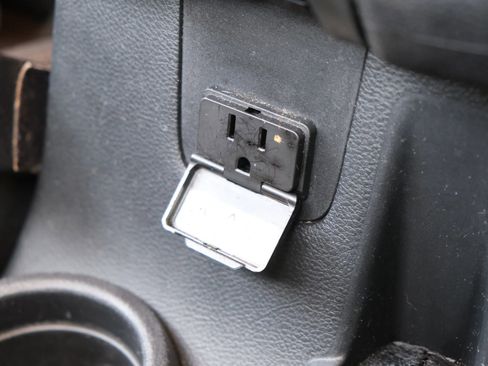 Used 2016 Jeep Wrangler Unlimited Sahara w/ Connectivity Group image 37