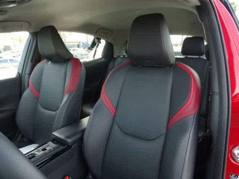 Used 2025 Toyota Prius Plug-In Hybrid image 19