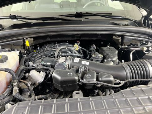 Used 2023 Jeep Grand Cherokee Altitude AWD/4WD image 29