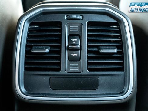 Used 2015 Porsche Macan Turbo image 26