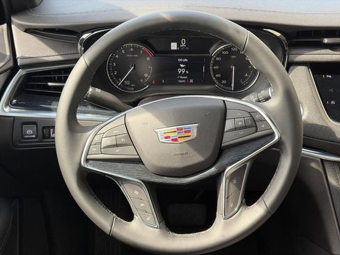 Used 2025 Cadillac XT5 Premium Luxury AWD/4WD image 11