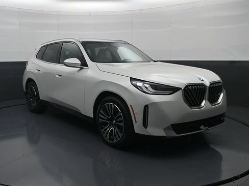 New 2026 BMW X3 xDrive30 w/ Premium Package image 3