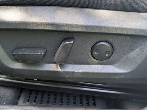 Used 2023 Nissan Rogue SV FWD image 23