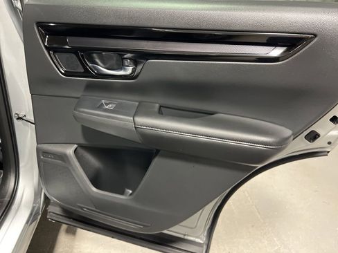 Used 2025 Honda CR-V EX-L image 13