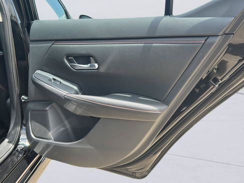 Used 2025 Nissan Sentra SR w/ Midnight Edition FWD image 21
