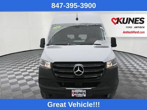 Used 2024 Mercedes-Benz Sprinter 2500 image 8