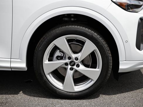 New 2025 Audi Q5 Premium Plus w/ Premium Plus image 4