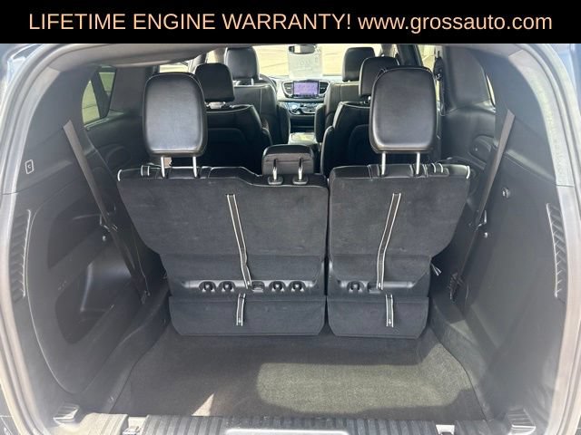Used 2025 Chrysler Pacifica Limited FWD image 32