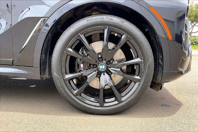 Used 2024 BMW X7 xDrive40i w/ M Sport Package AWD/4WD image 10