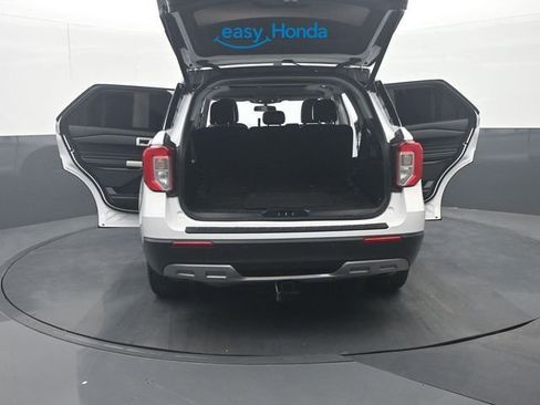 Used 2021 Ford Explorer XLT w/ Equipment Group 202A AWD/4WD image 39