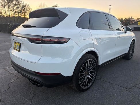 Used 2022 Porsche Cayenne S w/ Premium Package image 4