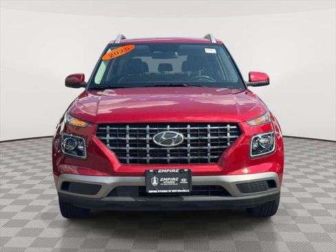 Certified 2025 Hyundai Venue Limited FWD image 2