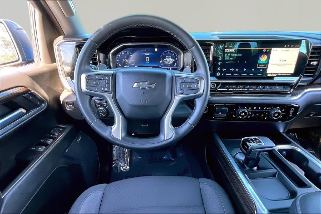 Used 2023 Chevrolet Silverado 1500 LT Trail Boss w/ Convenience Package II AWD/4WD image 8