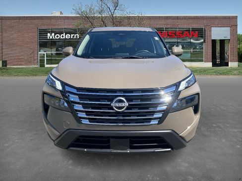 Certified 2024 Nissan Rogue SV image 6