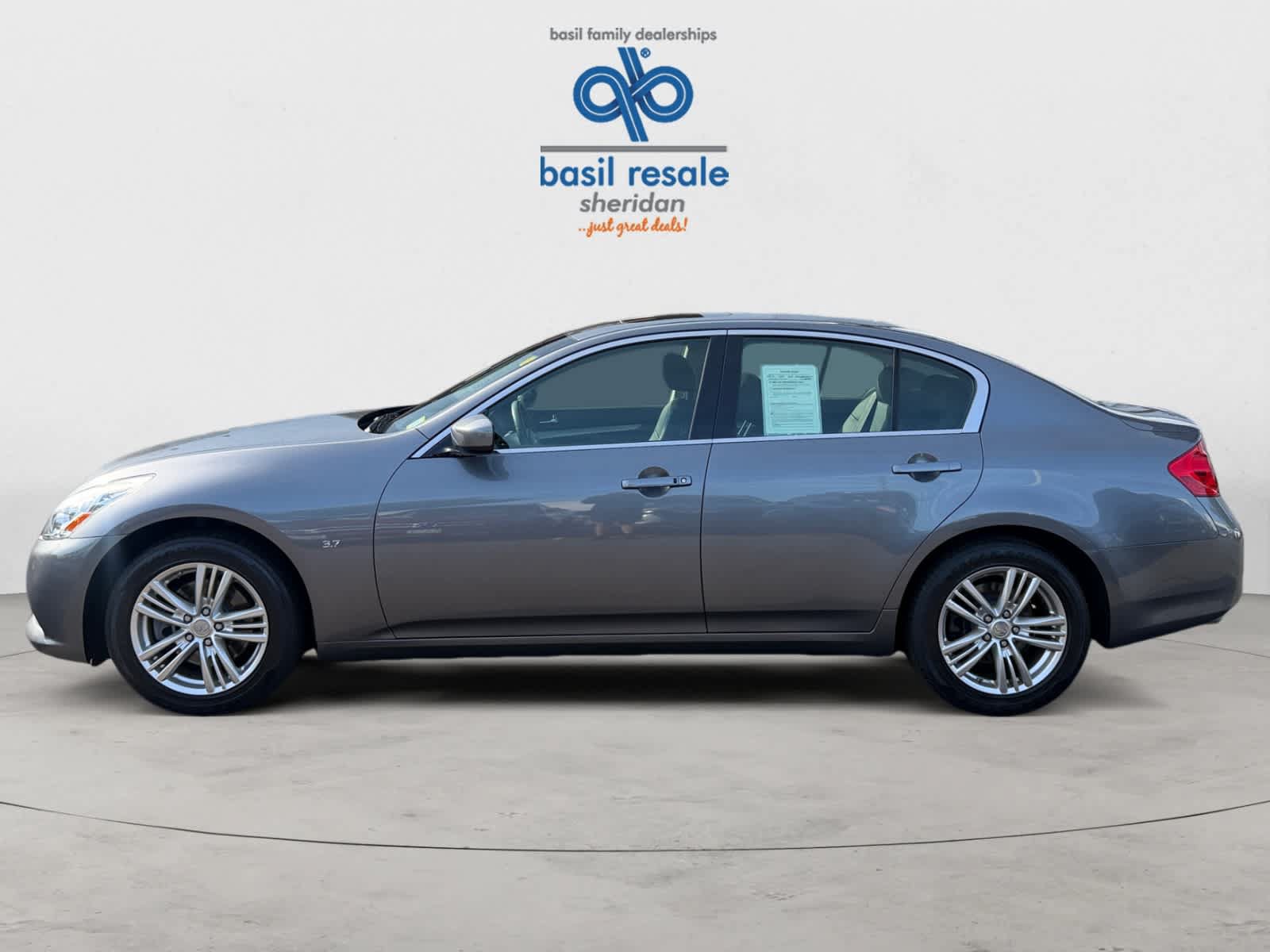 Used 2015 INFINITI Q40 AWD w/ Navigation Package image 3