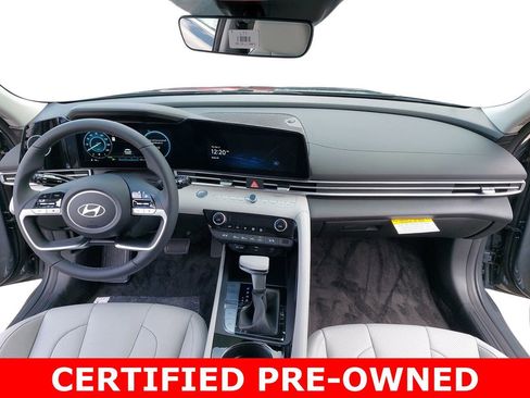 Used 2025 Hyundai Elantra Limited FWD image 9