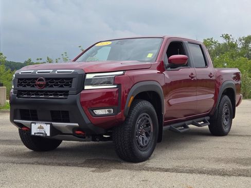 Used 2025 Nissan Frontier PRO-4X AWD/4WD image 4