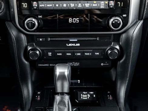 Used 2023 Lexus GX 460 Premium w/ Accessory Package AWD/4WD image 28