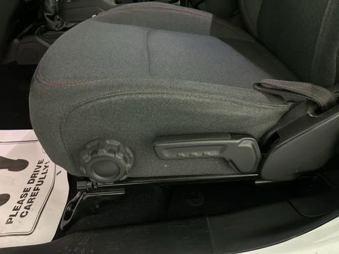 Used 2024 Jeep Wrangler Unlimited Rubicon image 14