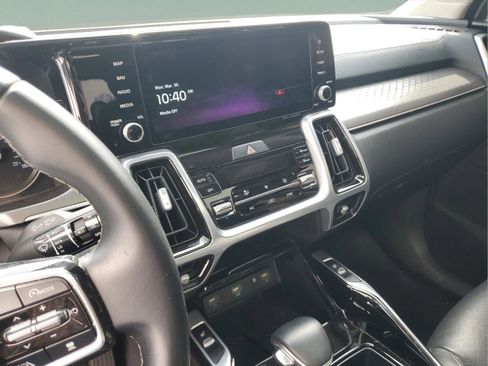 Certified 2022 Kia Sorento SX image 26