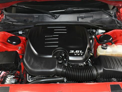 Used 2020 Dodge Challenger SXT image 93