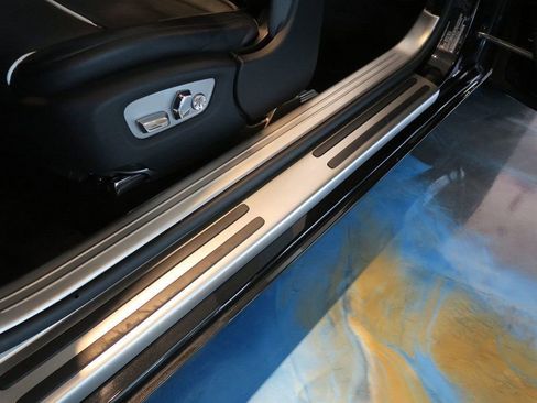 Used 2016 Rolls-Royce Dawn image 32