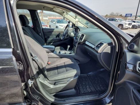 Used 2012 Jeep Grand Cherokee Laredo w/ Laredo E Group image 21