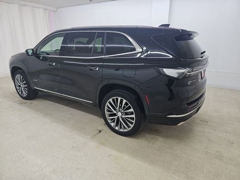 Used 2025 Buick Enclave Avenir w/ Super Cruise Package image 16