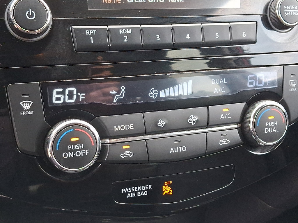 Used 2016 Nissan Rogue SV AWD/4WD image 16