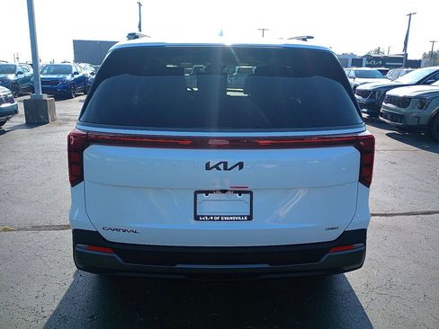 New 2026 Kia Carnival SX w/ SX Dark Edition Package FWD image 6