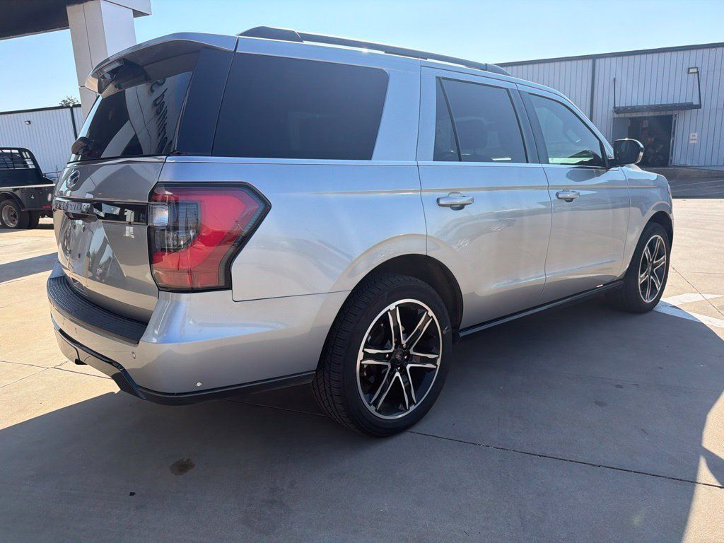 Used 2020 Ford Expedition Limited w/ Equipment Group 303A AWD/4WD image 3