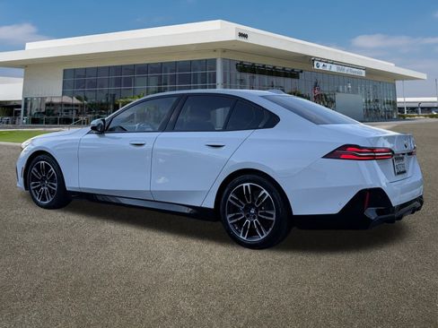 Certified 2024 BMW 530i w/ M Sport Package image 7