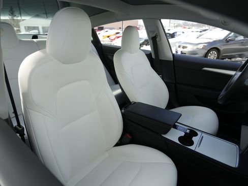 Used 2022 Tesla Model 3 Long Range image 22