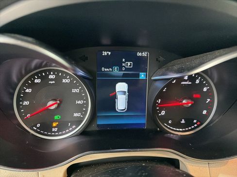 Used 2021 Mercedes-Benz GLC 300 4MATIC image 25