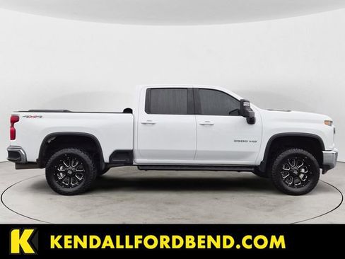 Used 2023 Chevrolet Silverado 3500 LT image 6