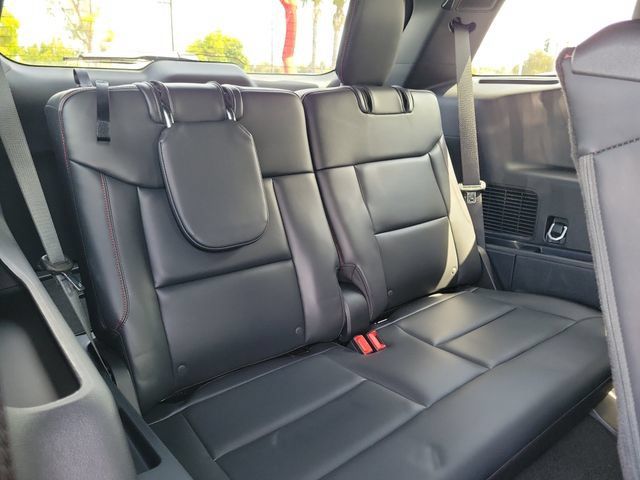 Used 2025 Ford Explorer ST-Line w/ Premium Package RWD image 21