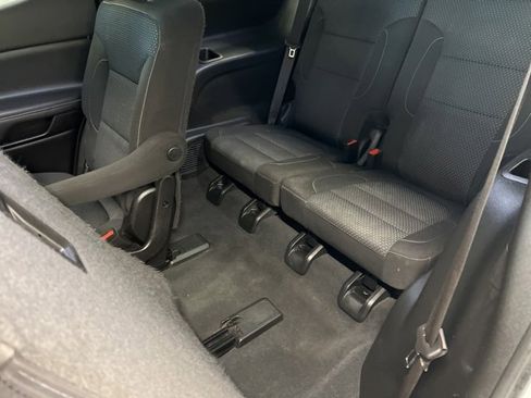 Used 2022 GMC Acadia SLE w/ Driver Convenience Package image 28